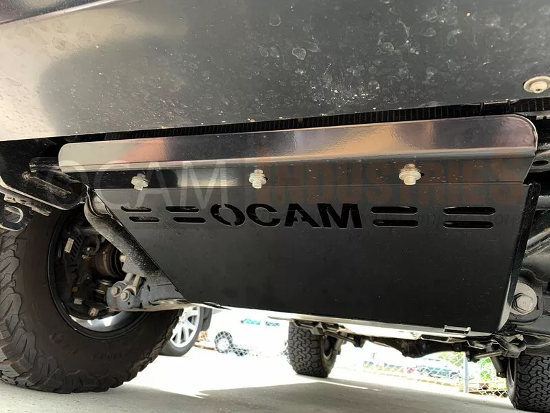 OCAM 2pce Steel Bash Plates For Toyota Landcruiser 200 Series 4mm RED